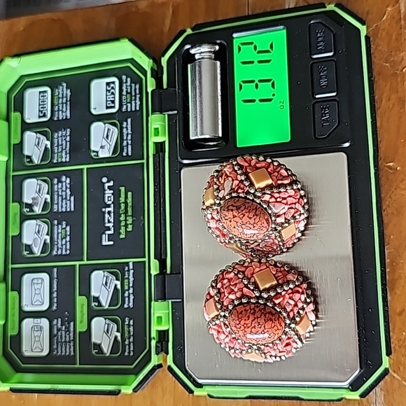 VINTAGE Michelle Sugar Clip-on Earrings - Picture 2 of 11